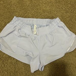 lululemon hotty hot shorts low rise 2.5” blue
